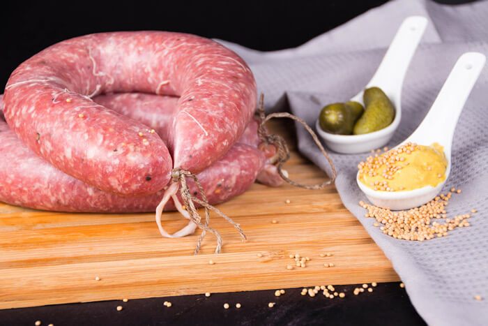 Grobe Bratwurst bekommen Sie bei Ihrer Metzgerei in Bochum